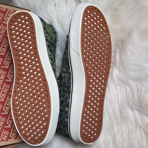 Vans X Comfy Cush Sk8-Hi Sneakers - Picture 5 of 6